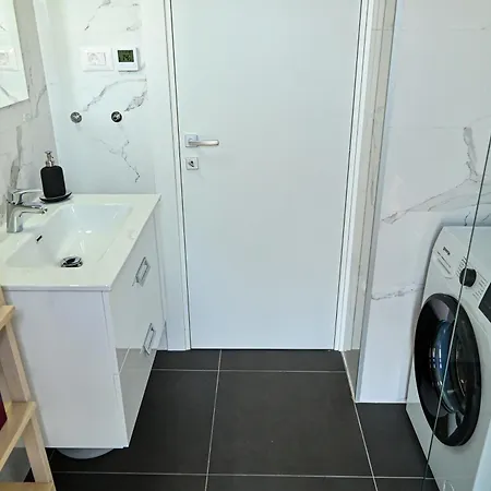 Apartment Olena Medulin